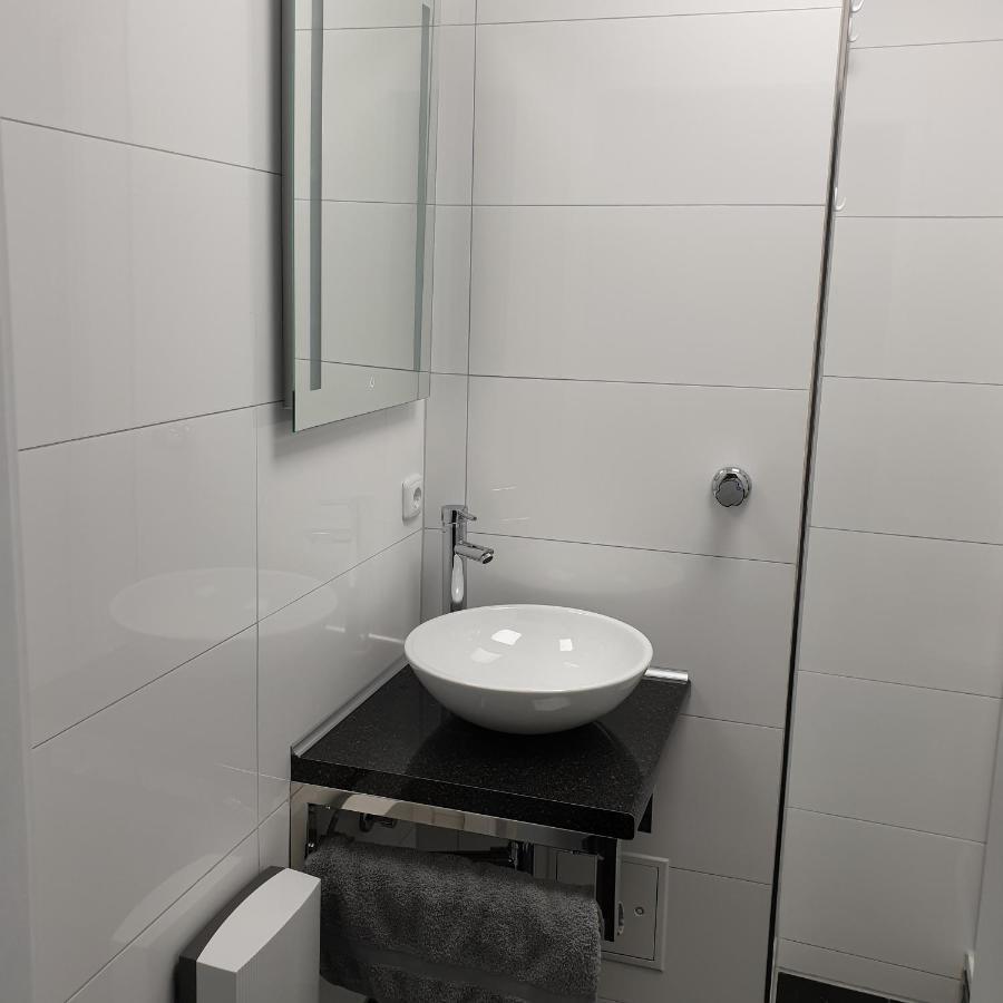 Apartment Rosa - FÜR DIENSTREISENDE Langscheid  Exterior foto